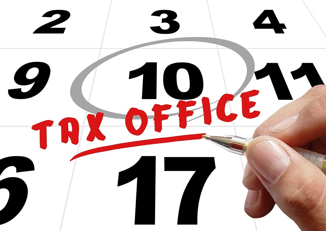 fiscal year canada